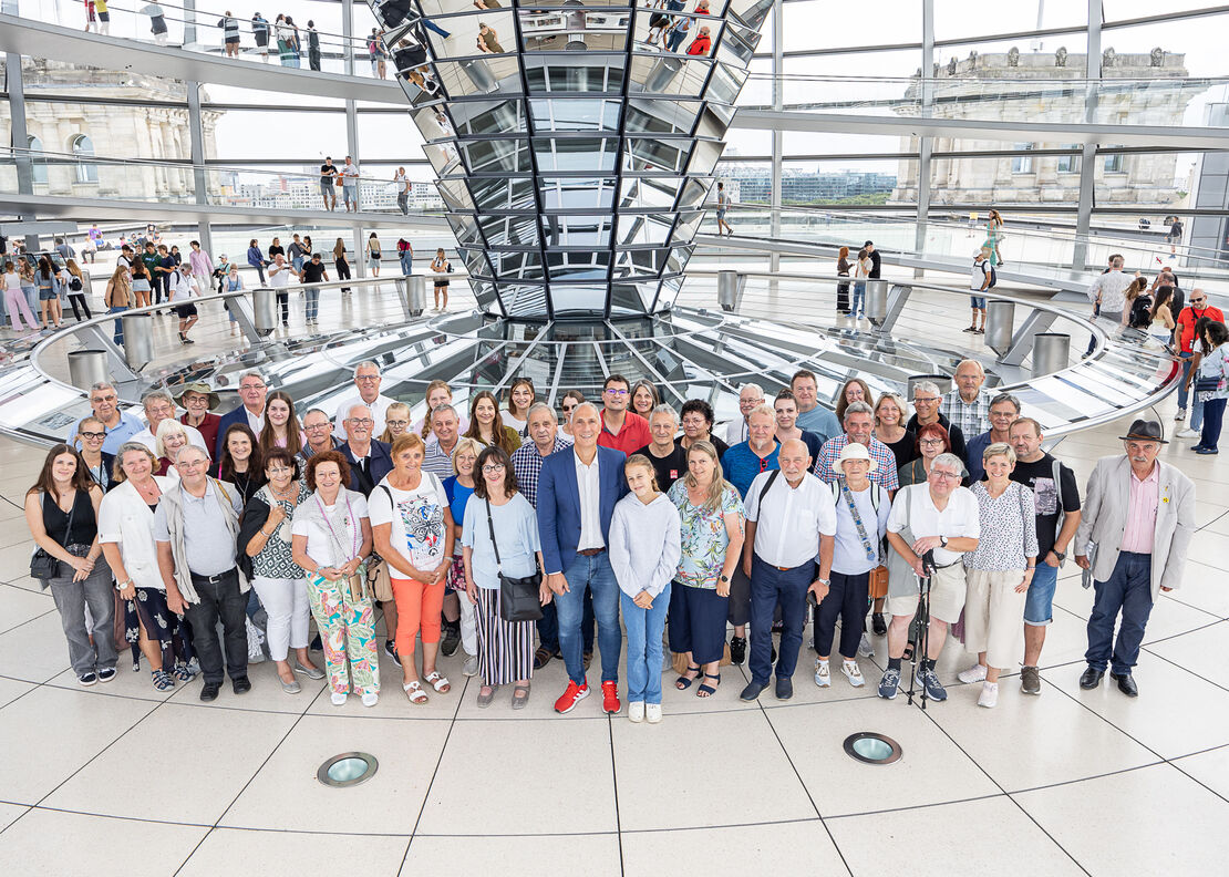 Bildungsreisende mit Christoph Schmid, MdB in der Kuppel des Reichstagsgebäudes