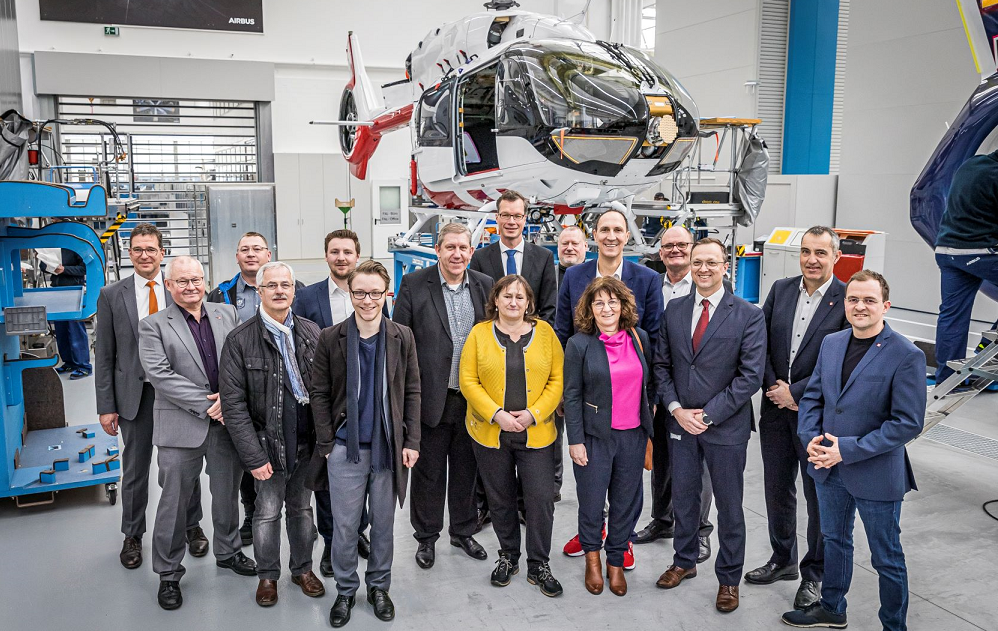 MdB Christoph Schmid bei Airbus Helicopters Donauwörth